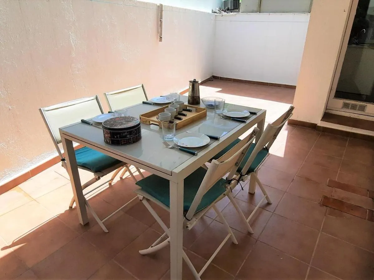 Apartamento Port 3 En Llanca Con Terraza, 3 Habitaciones, Wi-Fi Y Mascotas Permitidas - Es-170-84