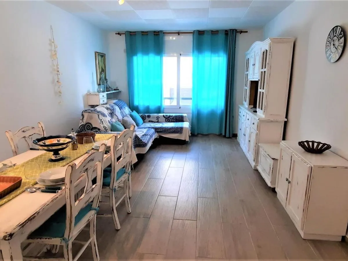 Apartamento Port 3 En Llanca Con Terraza, 3 Habitaciones, Wi-Fi Y Mascotas Permitidas - Es-170-84 0*,