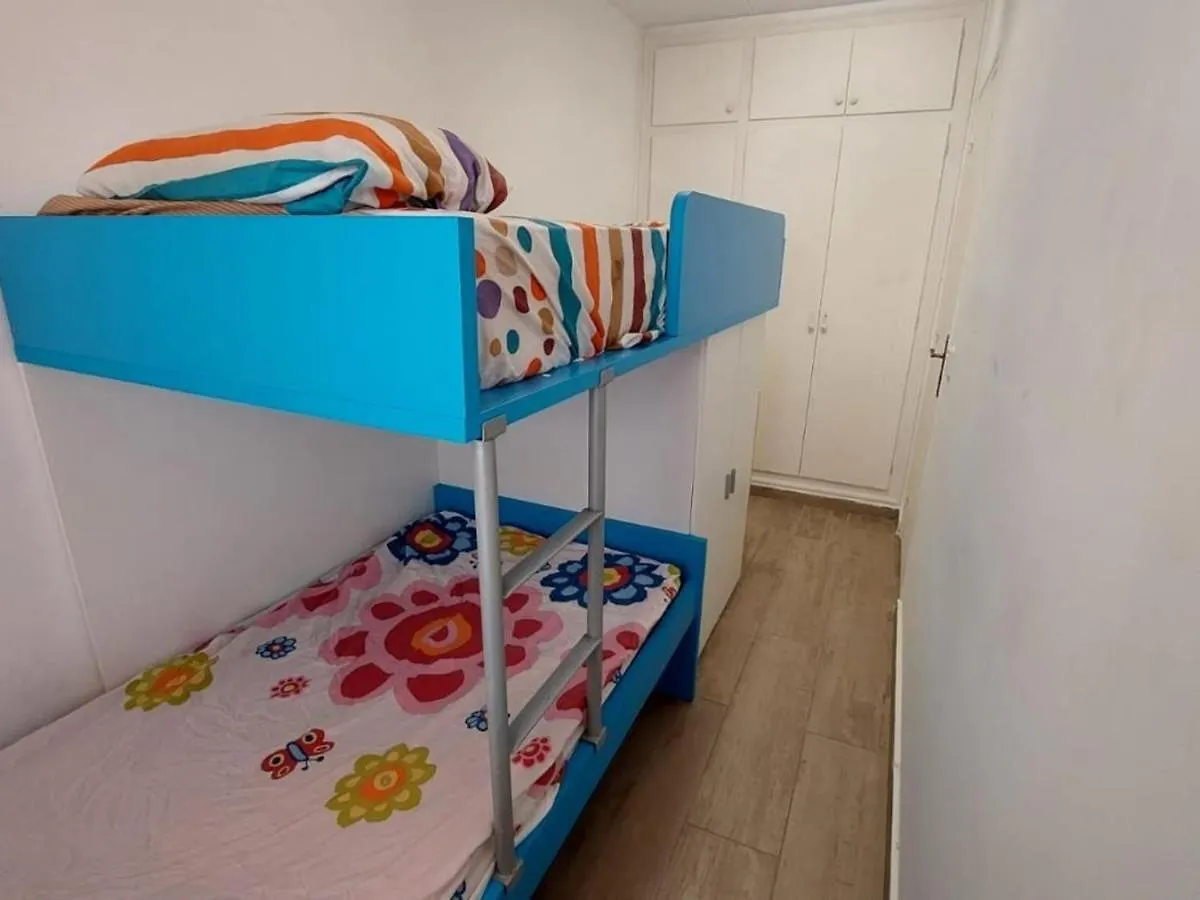 Apartment Apartamento Port 3 En Llanca Con Terraza, 3 Habitaciones, Wi-Fi Y Mascotas Permitidas - Es-170-84